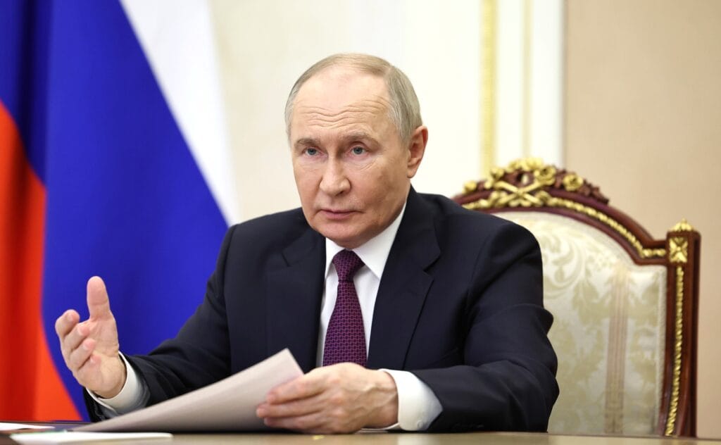 Путин обсудил с Жапаровым переговоры с представителем США